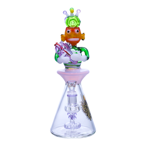 Alien vibin' with space lettuce!